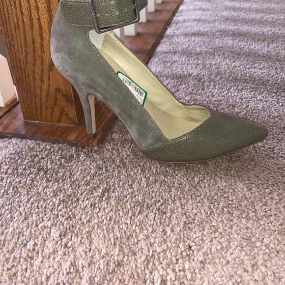 Shoes - Picture 8 of 8